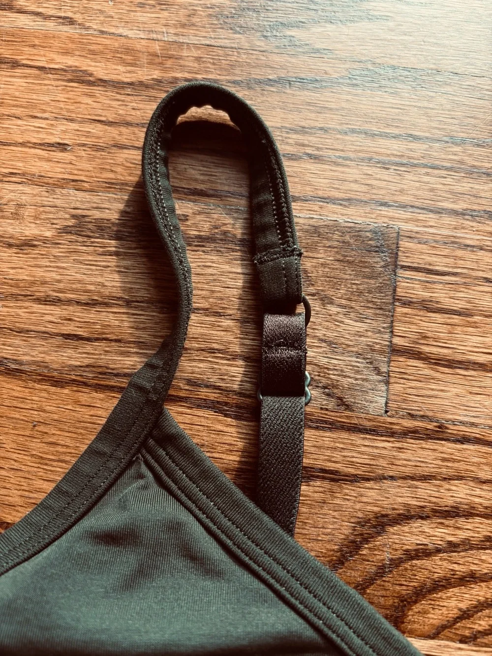 Lululemon Adjustable Strap V-Neck Sports Bra Olive Green Size 8